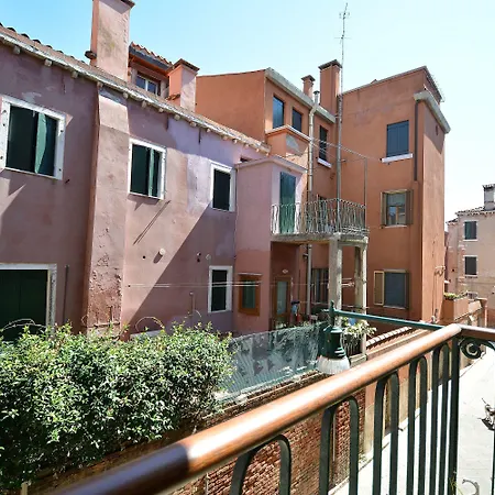 Soave Ghetto Apartman *